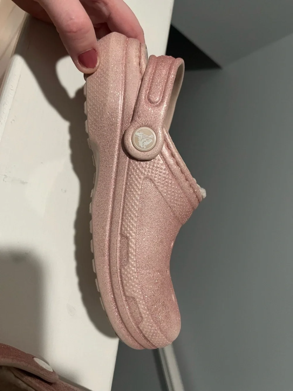CROCS J2 Size 2 Kids Sparkle Pink Faux-Fur Lined Clog